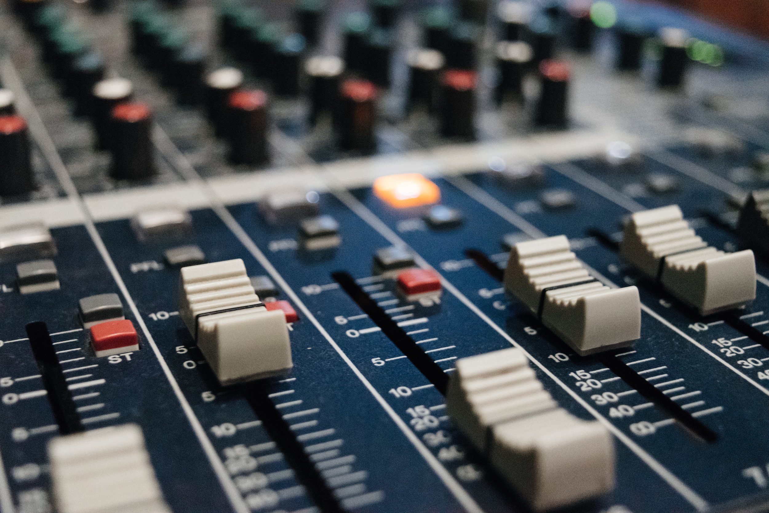 Radio sound board